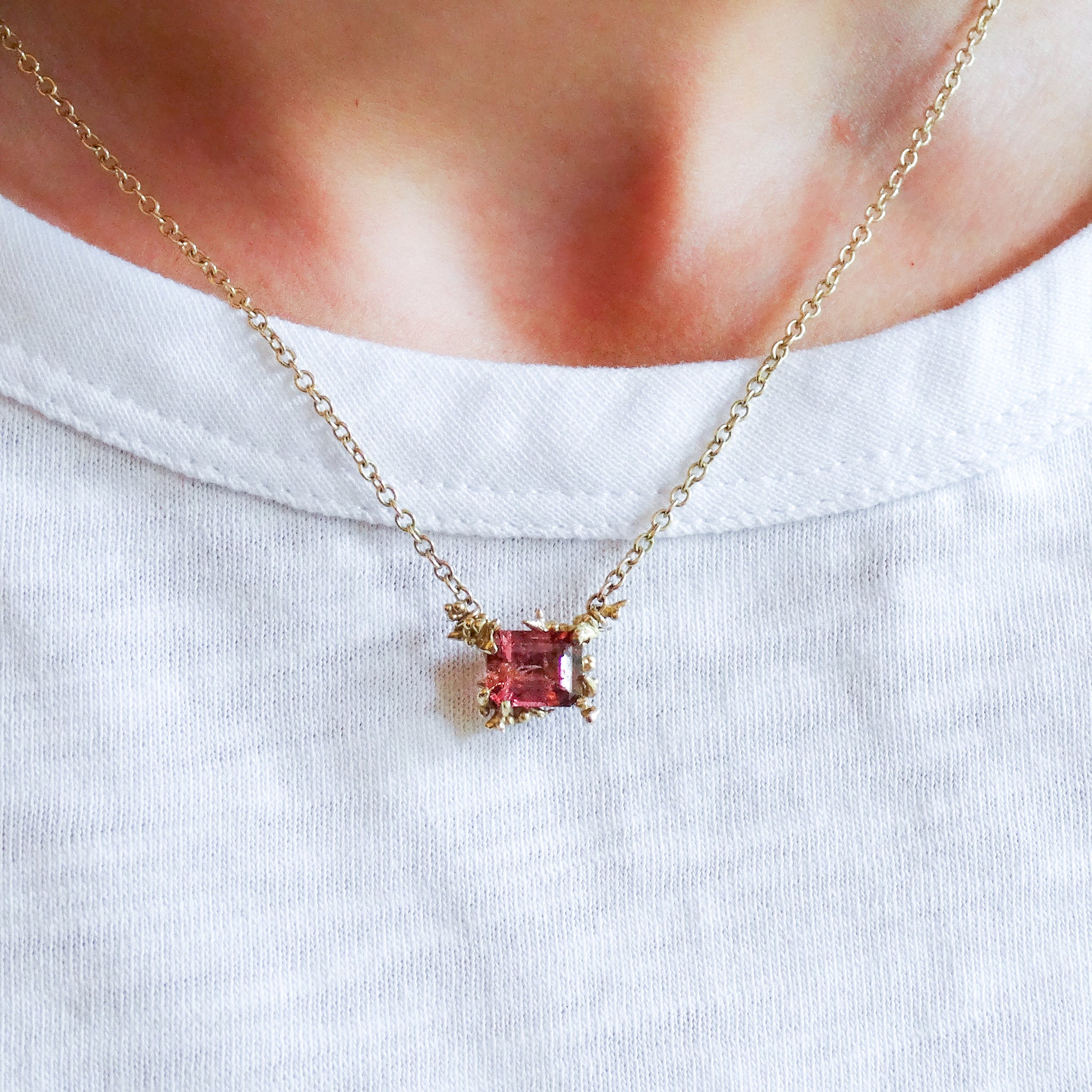 Sloe Necklace in 9ct Gold with a Pink Tourmaline